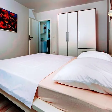 Casa Marcella Near The Beach Апартаменты Ровинь